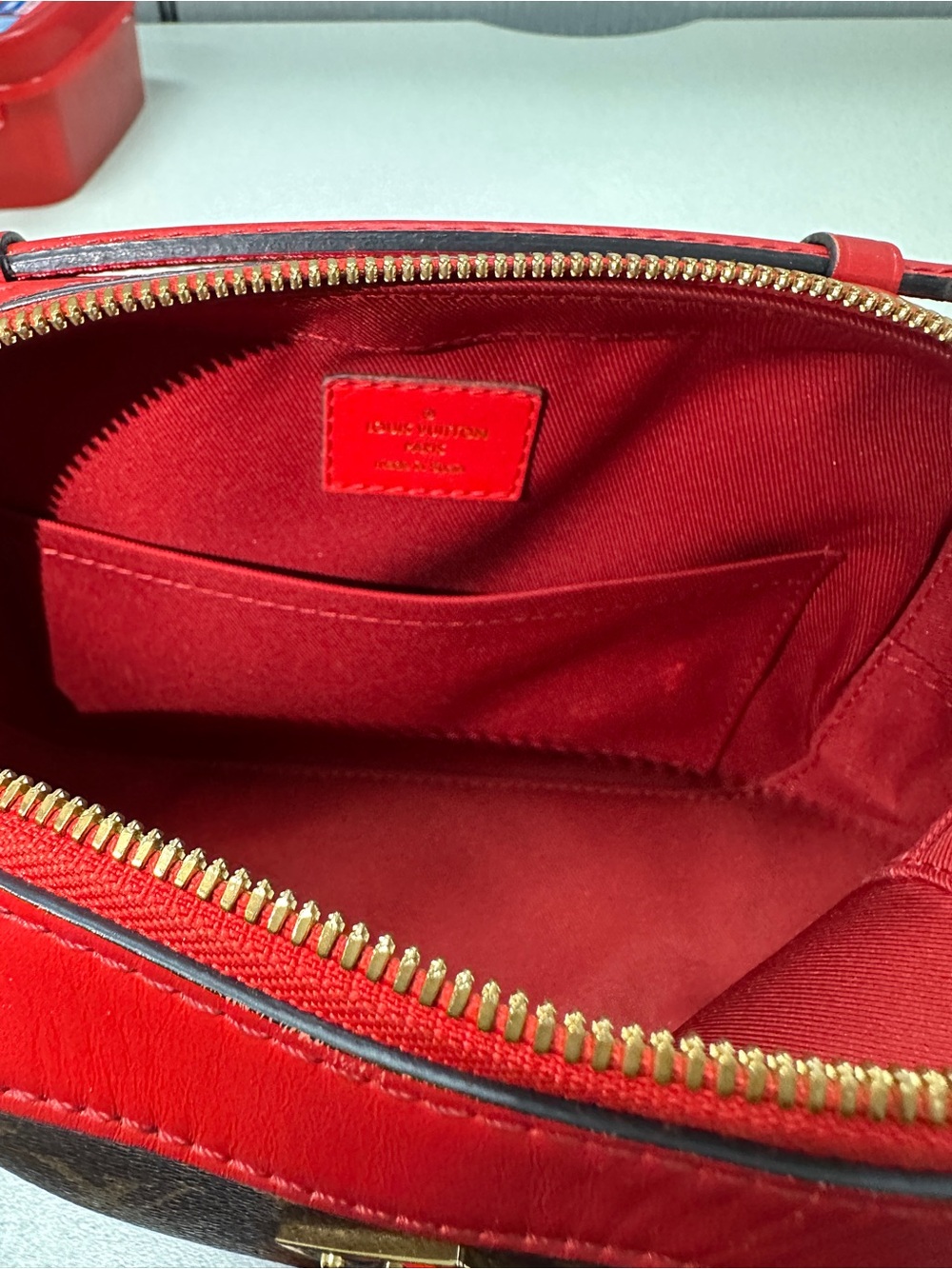 Authentic Louis Vuitton LV Saintonge Monogram Crossbody Handbag - Incl Dustbag - Picture 15 of 15